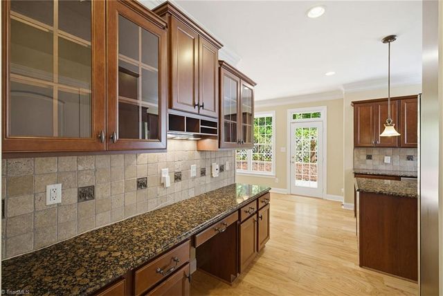 1391 Somerset Cove Drive, Winston-salem, NC 27103