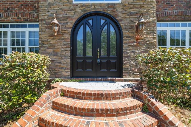 1391 Somerset Cove Drive, Winston-salem, NC 27103