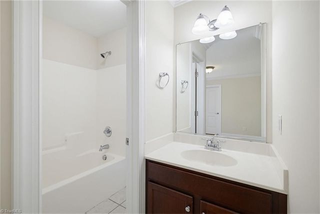 1391 Somerset Cove Drive, Winston-salem, NC 27103