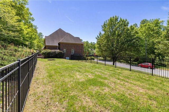 1391 Somerset Cove Drive, Winston-salem, NC 27103