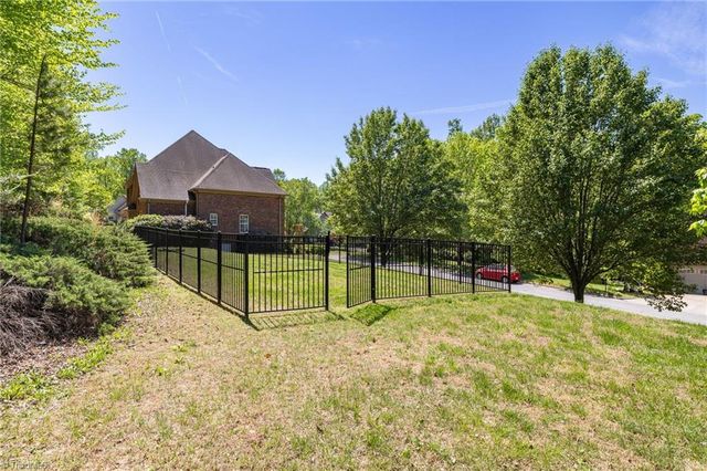 1391 Somerset Cove Drive, Winston-salem, NC 27103