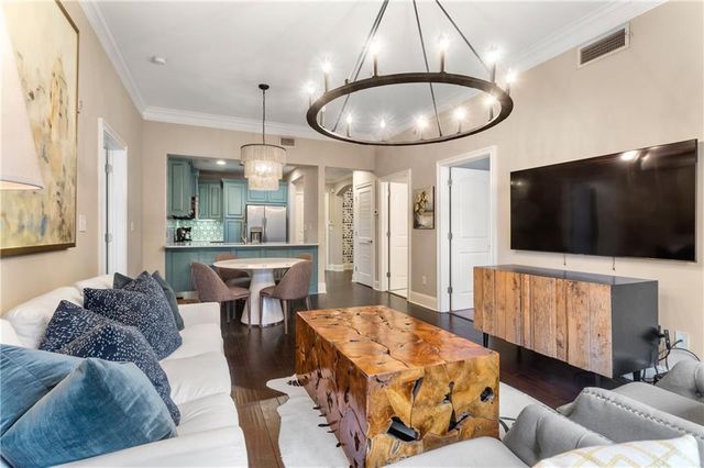 2277 Peachtree Road NE 402, Atlanta, GA 30309