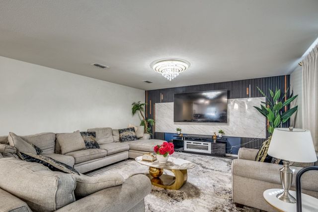 4613 Benham Drive, Fort Worth, TX 76036