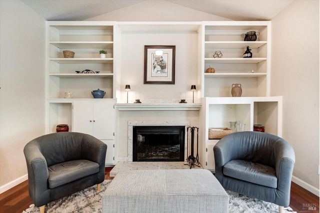 525 Oak Lake Ave, Santa Rosa, CA 95409