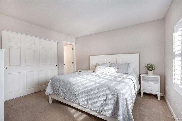 525 Oak Lake Ave, Santa Rosa, CA 95409