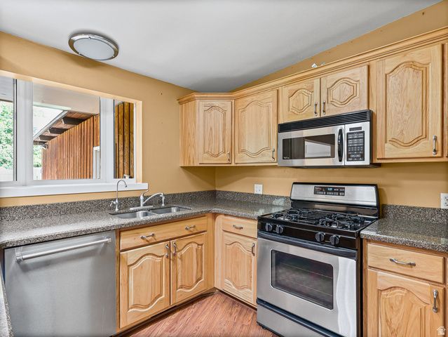 4547 S TANGLEWOOD DR, Holladay, UT 84117