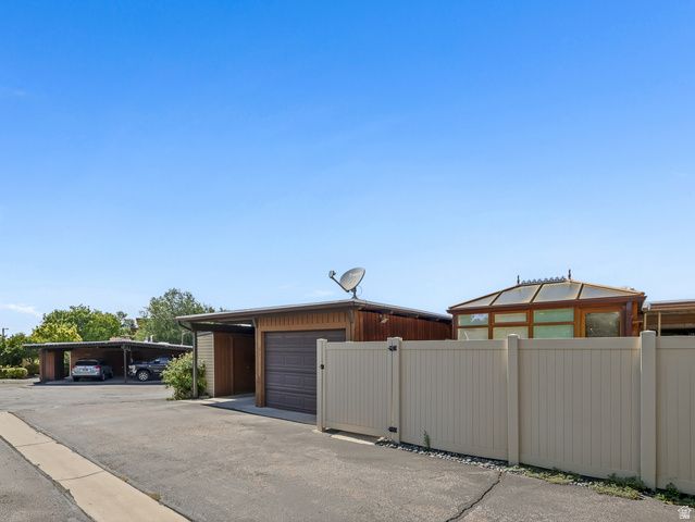 4547 S TANGLEWOOD DR, Holladay, UT 84117