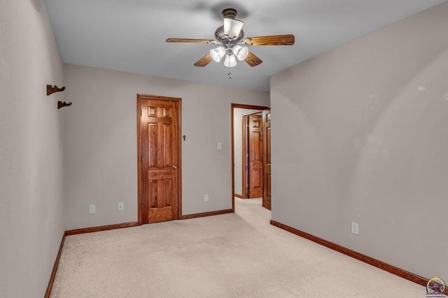 5337 SW Chelsea CT, Topeka, KS 66604