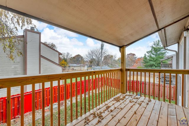 5337 SW Chelsea CT, Topeka, KS 66604