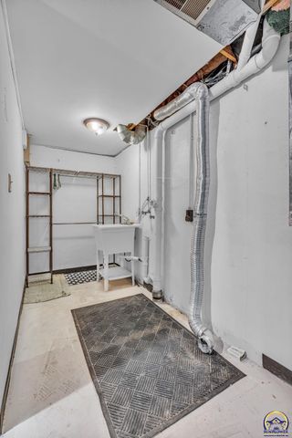 5337 SW Chelsea CT, Topeka, KS 66604