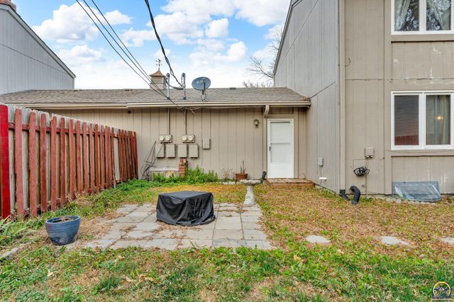 5337 SW Chelsea CT, Topeka, KS 66604