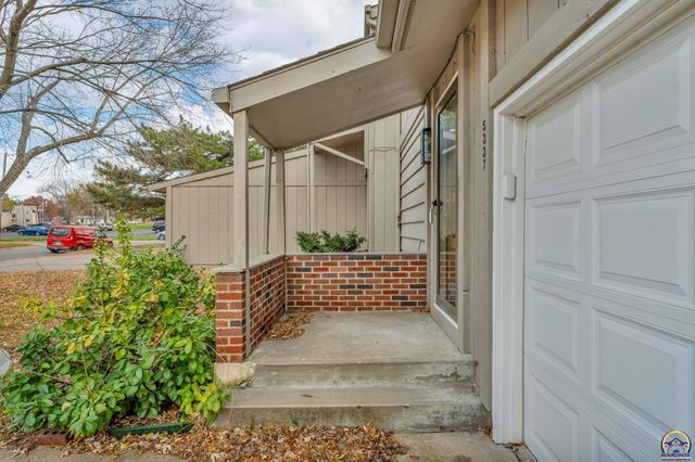 5337 SW Chelsea CT, Topeka, KS 66604