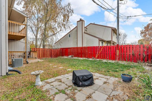 5337 SW Chelsea CT, Topeka, KS 66604