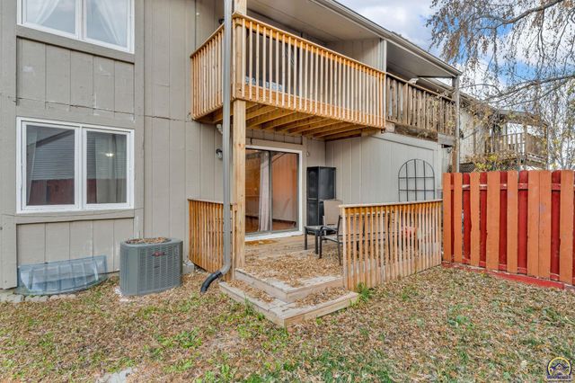 5337 SW Chelsea CT, Topeka, KS 66604