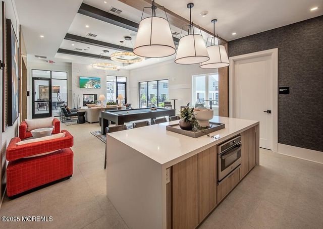 6 Waller Drive, Middletown, NJ 07748