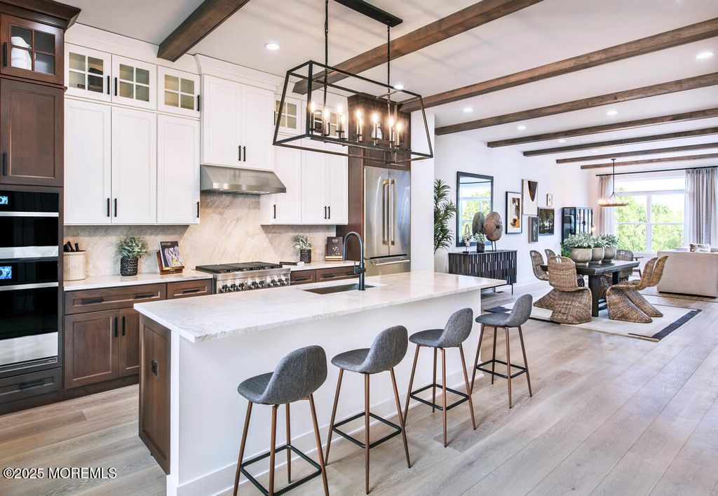 6 Waller Drive, Middletown, NJ 07748