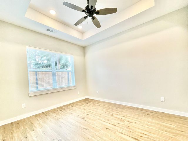 10317 Lake Road 4A, Houston, TX 77070