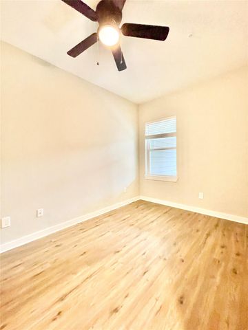 10317 Lake Road 4A, Houston, TX 77070