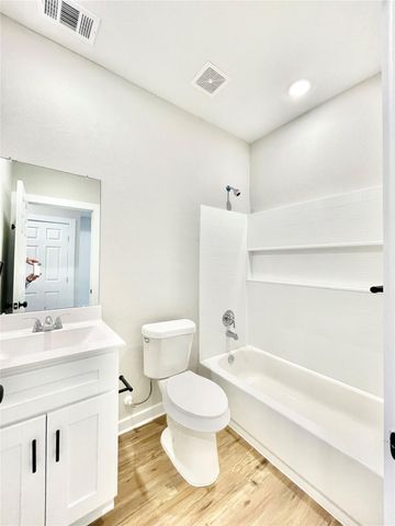 10317 Lake Road 4A, Houston, TX 77070