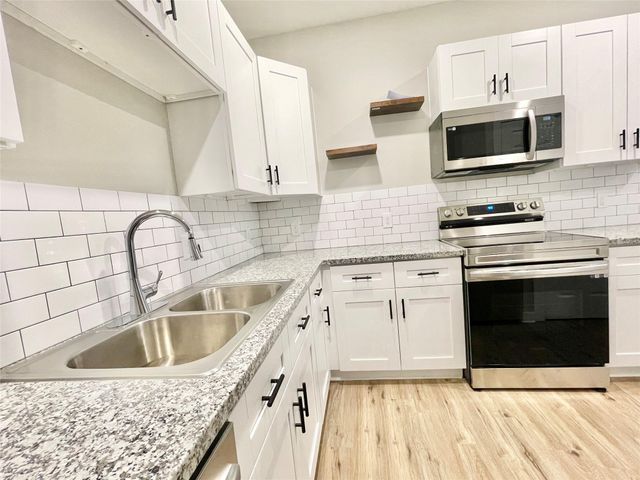10317 Lake Road 4A, Houston, TX 77070