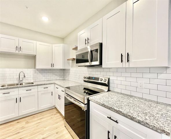 10317 Lake Road 4A, Houston, TX 77070