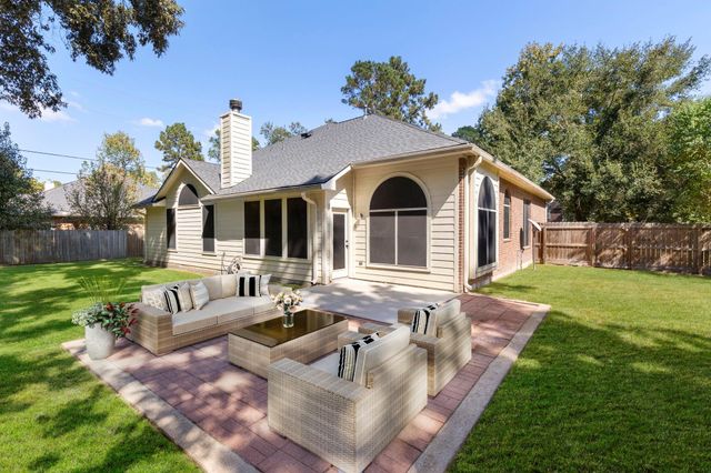 711 Shadberry Drive, Magnolia, TX 77354