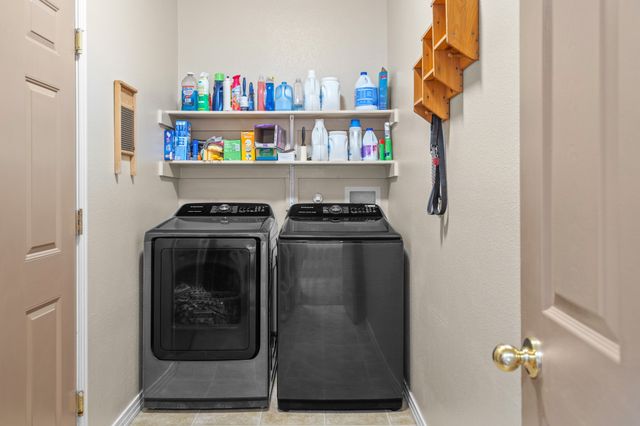 7001 Valentine Loop, Santa Fe, NM 87507