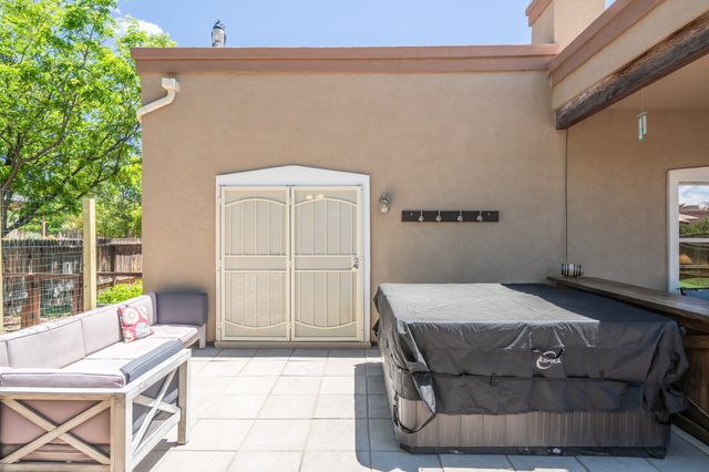 7001 Valentine Loop, Santa Fe, NM 87507