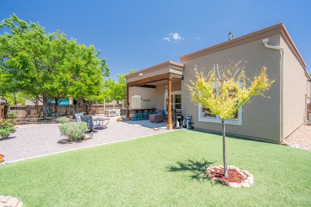 7001 Valentine Loop, Santa Fe, NM 87507