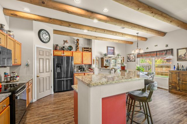 7001 Valentine Loop, Santa Fe, NM 87507