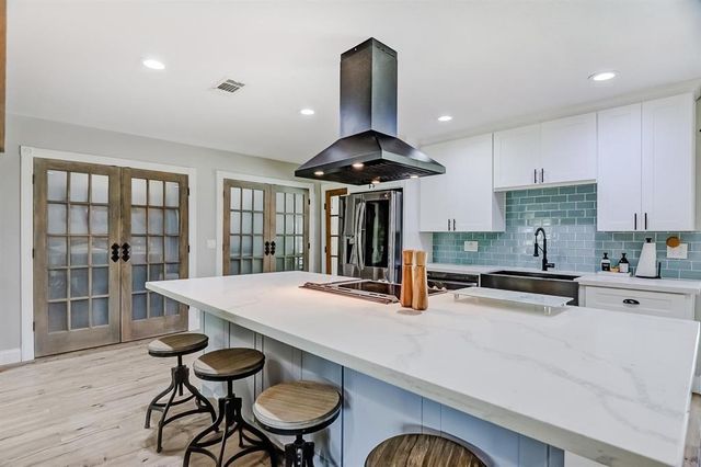 2363 Twin Oaks, Orange, TX 77630