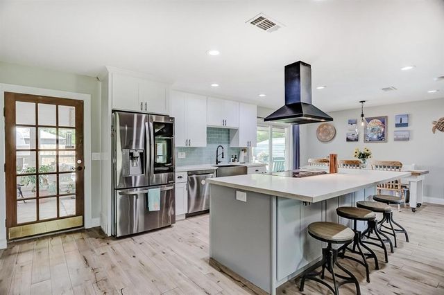 2363 Twin Oaks, Orange, TX 77630