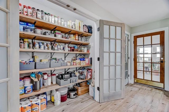 2363 Twin Oaks, Orange, TX 77630