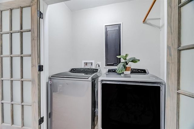 2363 Twin Oaks, Orange, TX 77630