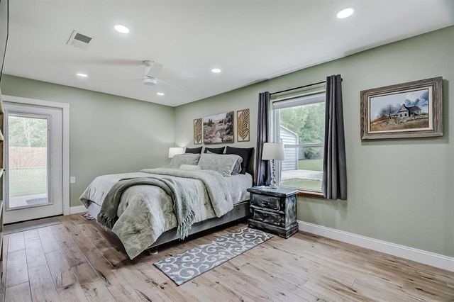 2363 Twin Oaks, Orange, TX 77630