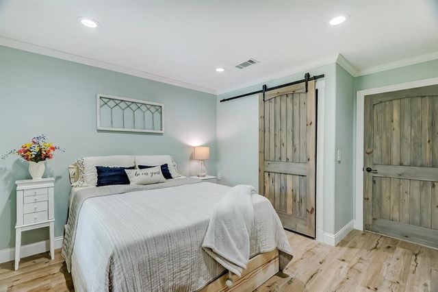 2363 Twin Oaks, Orange, TX 77630