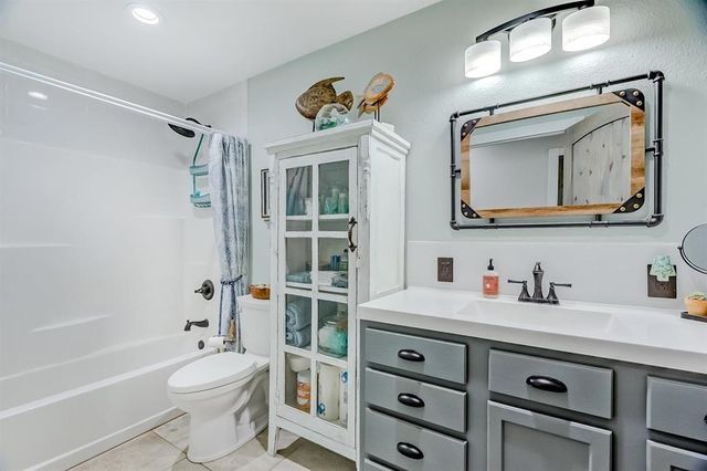 2363 Twin Oaks, Orange, TX 77630