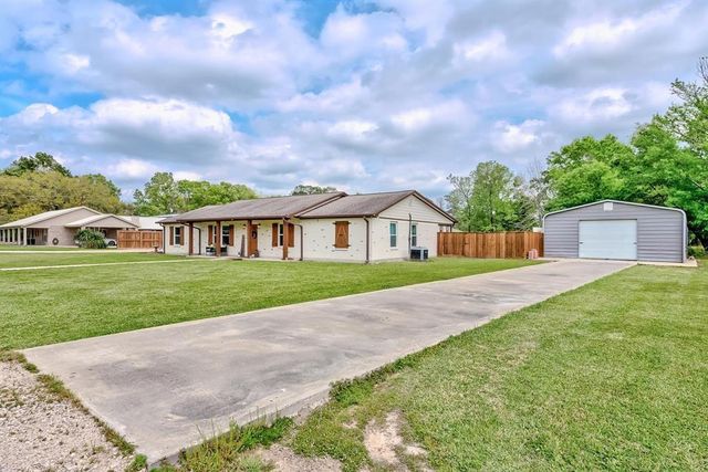 2363 Twin Oaks, Orange, TX 77630