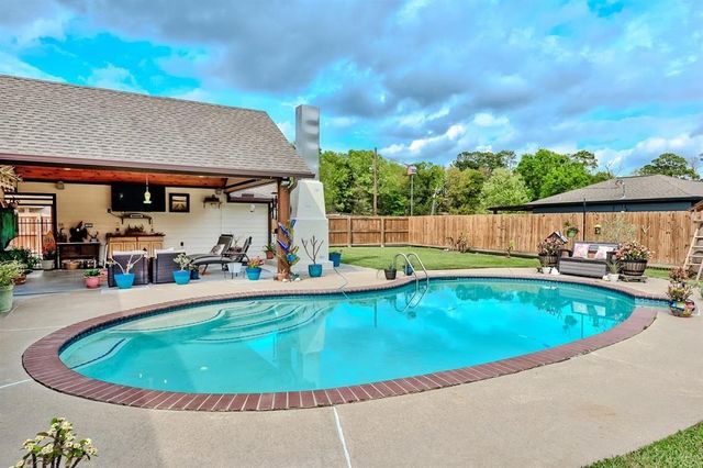 2363 Twin Oaks, Orange, TX 77630