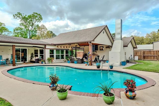 2363 Twin Oaks, Orange, TX 77630