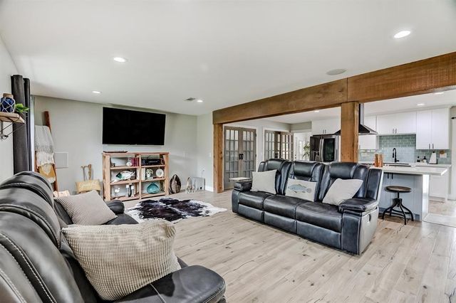 2363 Twin Oaks, Orange, TX 77630