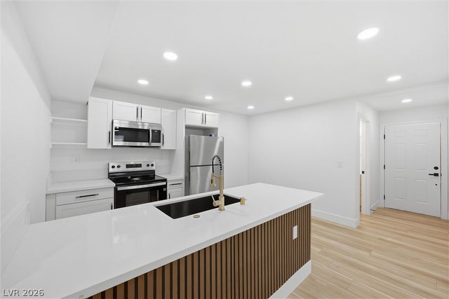 488 Albert Avenue, Las Vegas, NV 89119