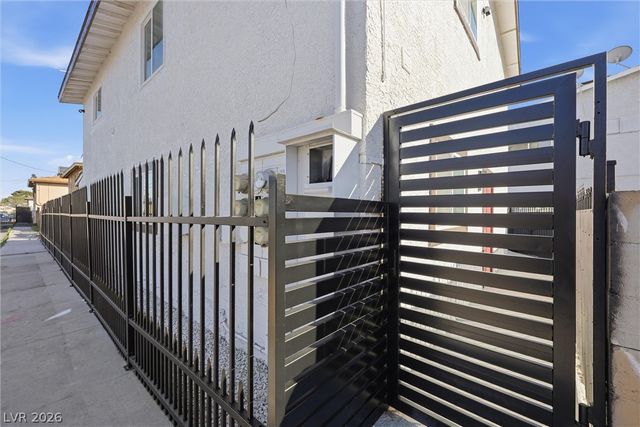 488 Albert Avenue, Las Vegas, NV 89119