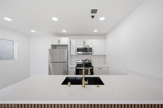 488 Albert Avenue, Las Vegas, NV 89119