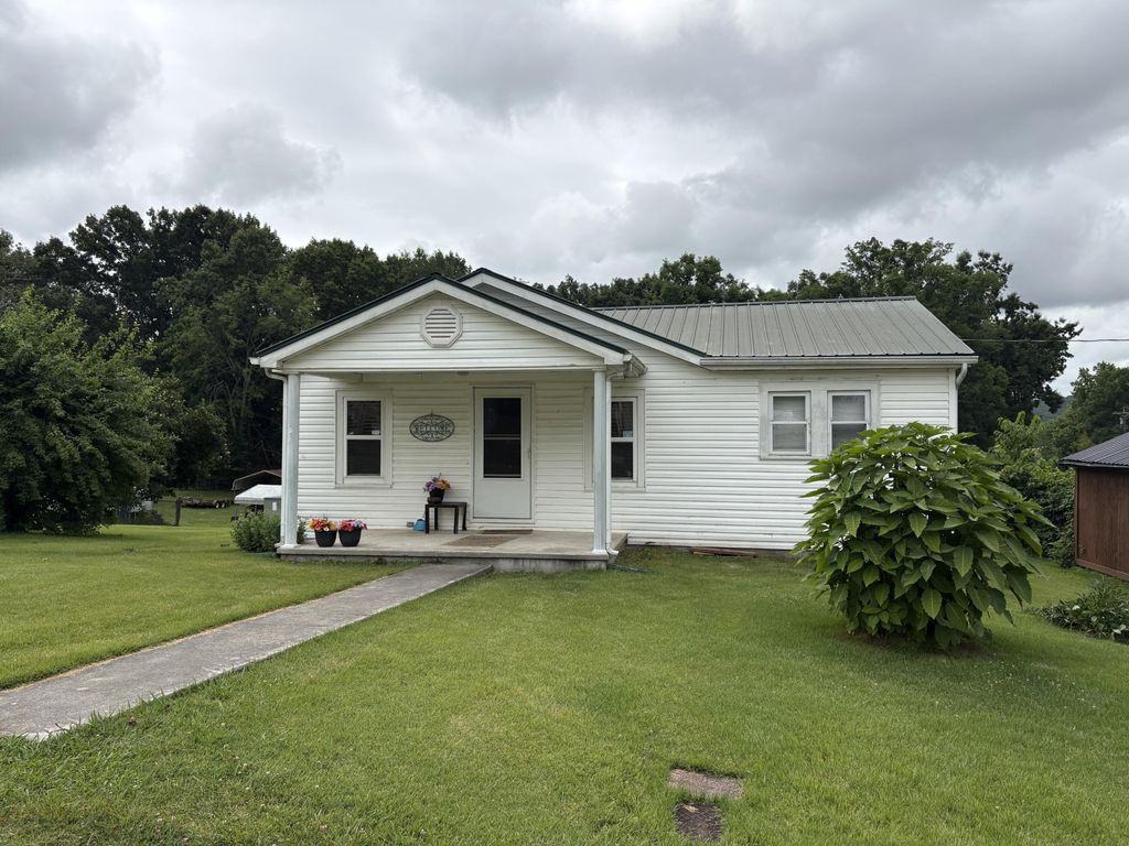 204 Blair Avenue, Sweetwater, TN 37874