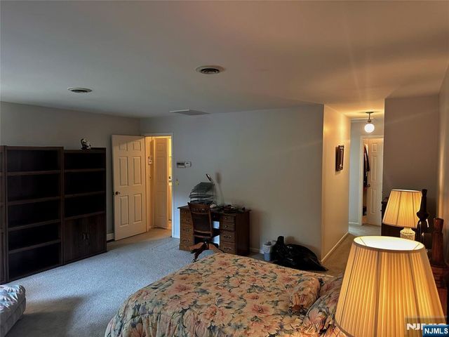 10 Matthew Road, Wayne, NJ 07470