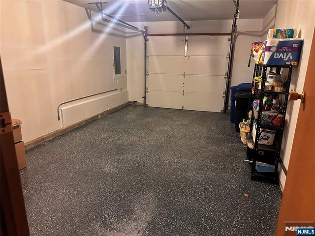 10 Matthew Road, Wayne, NJ 07470