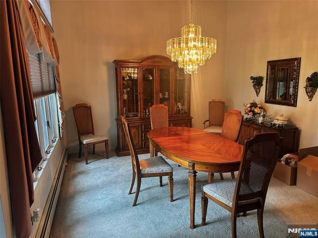 10 Matthew Road, Wayne, NJ 07470