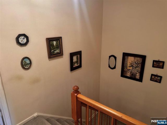 10 Matthew Road, Wayne, NJ 07470