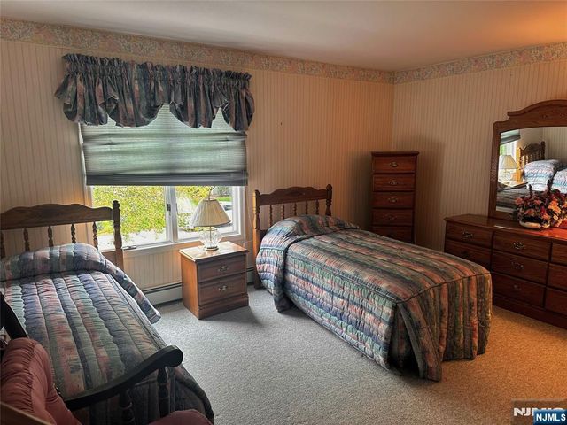 10 Matthew Road, Wayne, NJ 07470